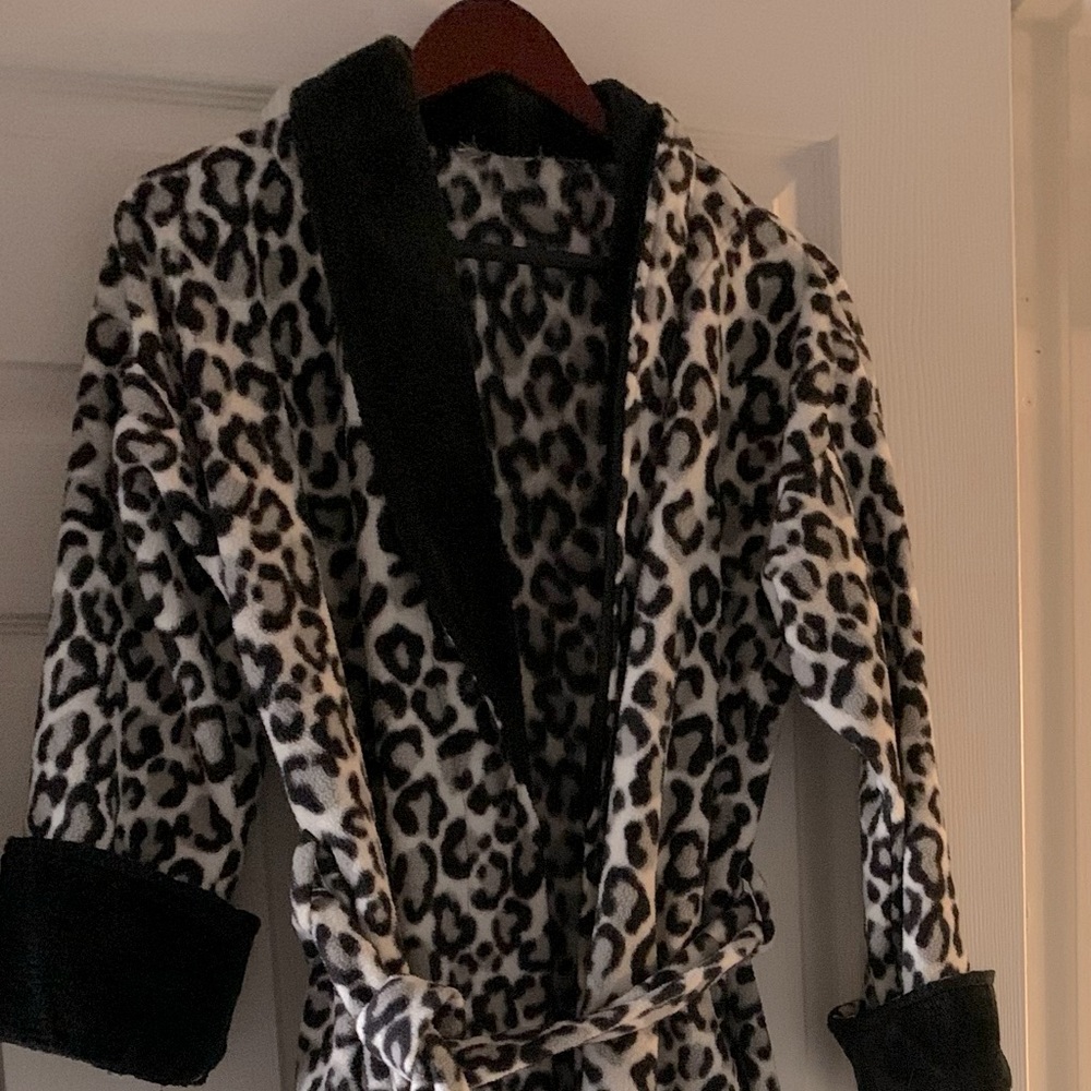 Long perfect leopard robe